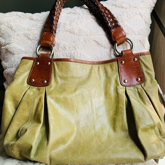 Tano leather olive green bucket bag Satchel purse bag. 100% buttery soft… - Picture 1 of 17